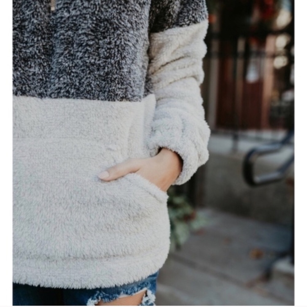 ✨1 Large Left✨Comfy Charcoal Fuzzy Sweater - Picture 4 of 5